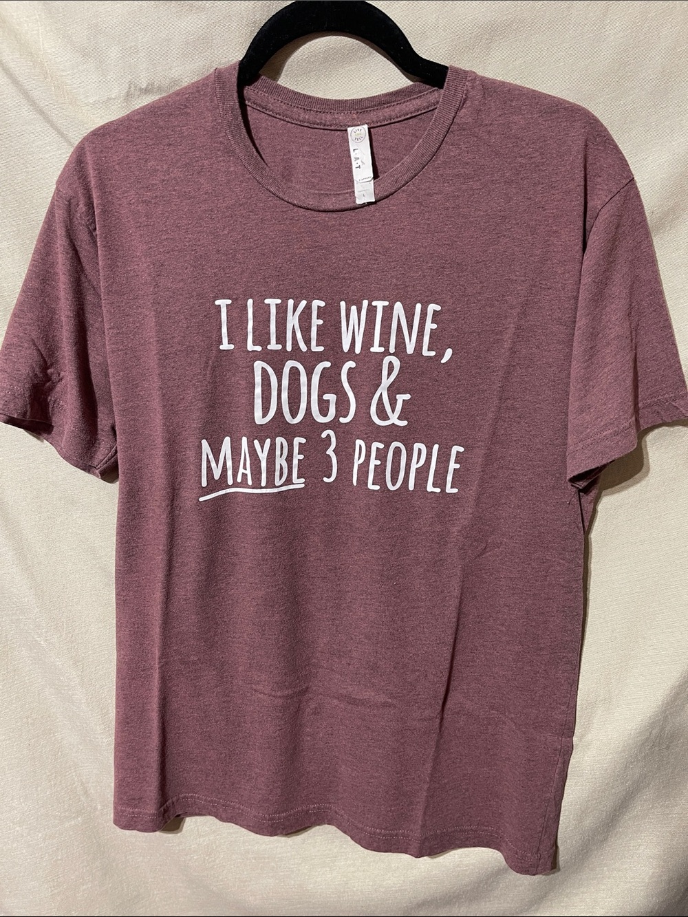Women’s Wine & Dogs Graphic Tee in Mauve
